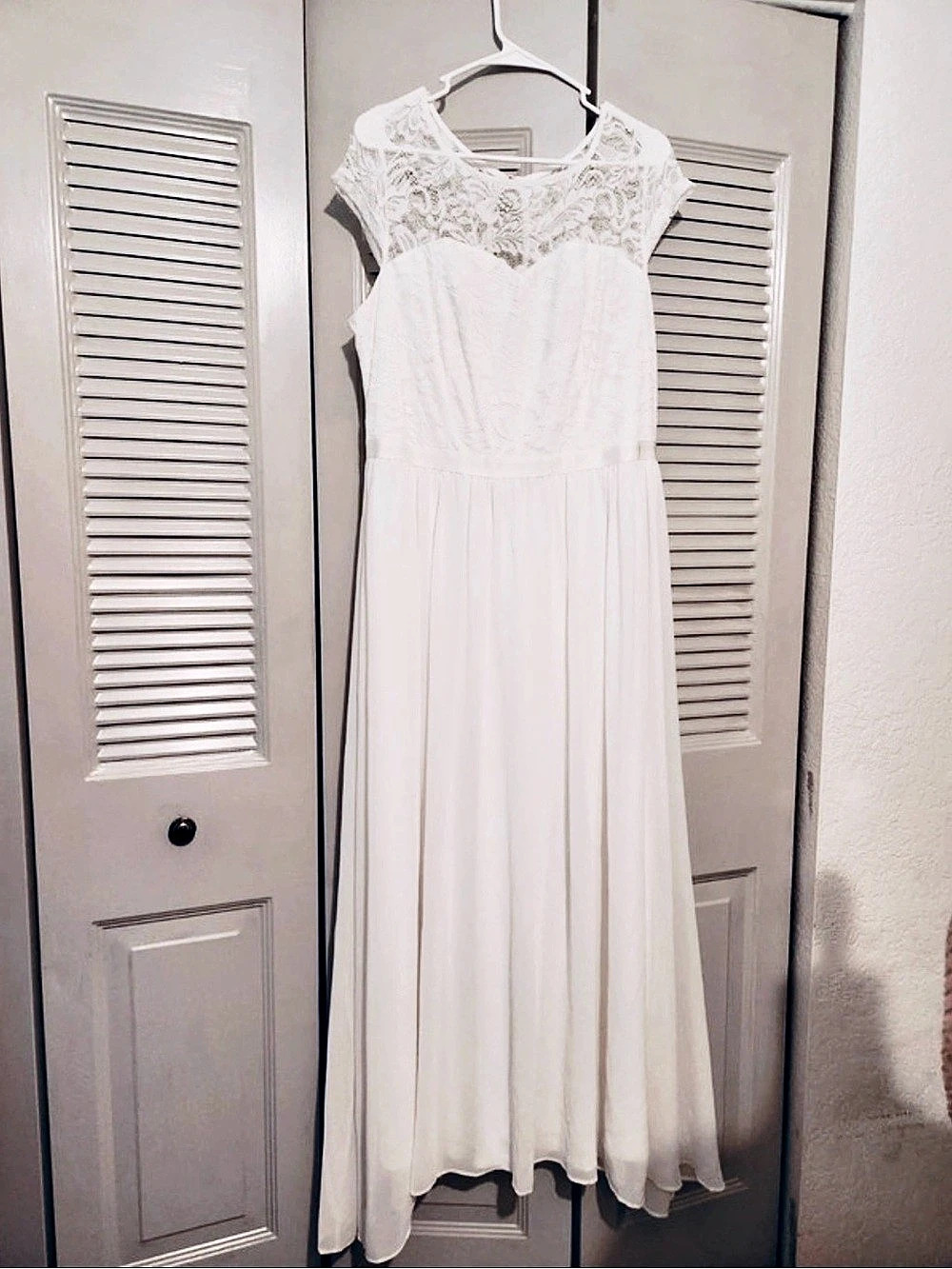 DressTells White Lace Bodice, Cap-Sleeve Chiffon Bridal Maxi Dress • Size 2XL